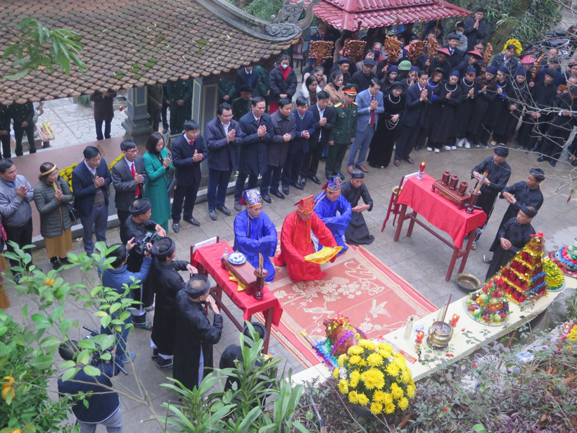 Thái Nguyên: Rộn ràng hội Xuân đền Đuổm