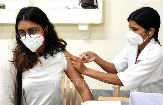 Dịch COVID-19: Công thức vaccine "ấm" có khả năng ứng phó với mọi biến thể 