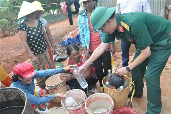 Gia Lai: "Giọt nước nghĩa tình" quân dân biên giới