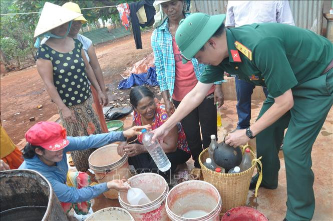 Gia Lai: "Giọt nước nghĩa tình" quân dân biên giới