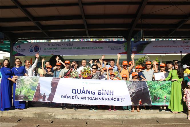 Thuê nguyên chuyến tàu hỏa cho đoàn khách đi Hà Nội - Quảng Bình: Thêm một sản phẩm du lịch độc đáo