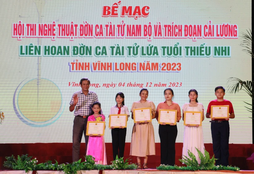 Vĩnh Long: Định hướng phát triển hoạt động Đờn ca tài tử, cải lương cho thế hệ trẻ