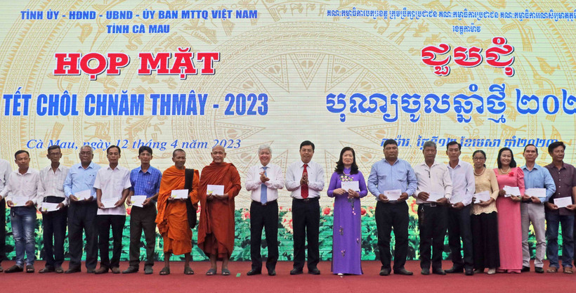Bí thư Trung ương Đảng Đỗ Văn Chiến dự họp mặt nhân dịp Tết Chôl Chnăm Thmây tại Cà Mau
