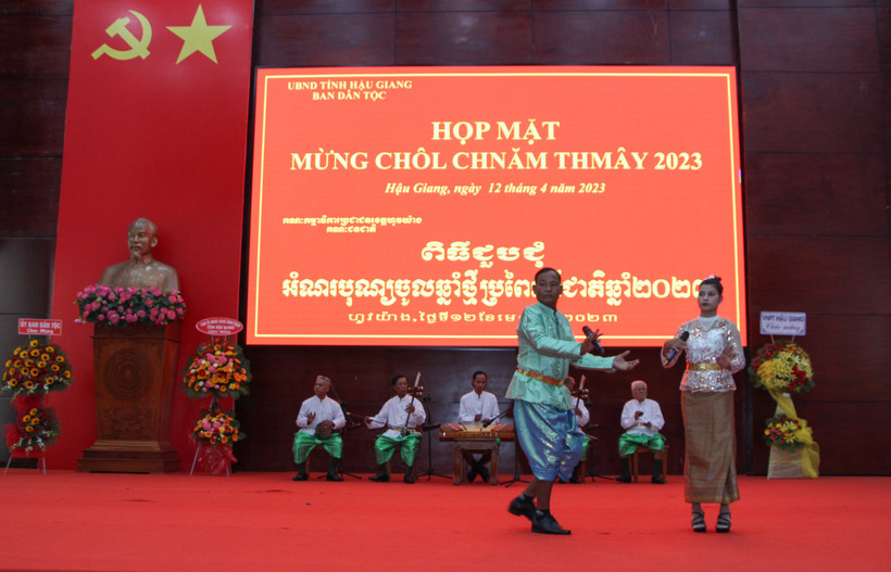 Hậu Giang họp mặt mừng Tết Chôl Chnăm Thmây năm 2023