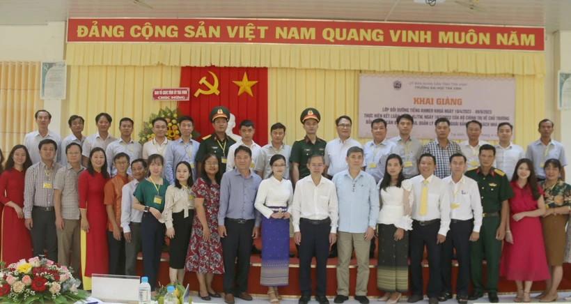 Bồi dưỡng tiếng Khmer cho cán bộ được tuyển chọn