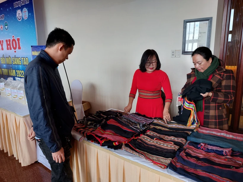 Bảo hộ thành công nhãn hiệu Dệt thổ cẩm Kon Tum và Gạo thơm Đăk Hà 