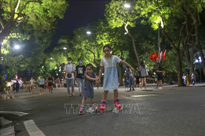 Từ ngày 12/3, các không gian đi bộ trên địa bàn quận Hoàn Kiếm (Hà Nội) hoạt động trở lại