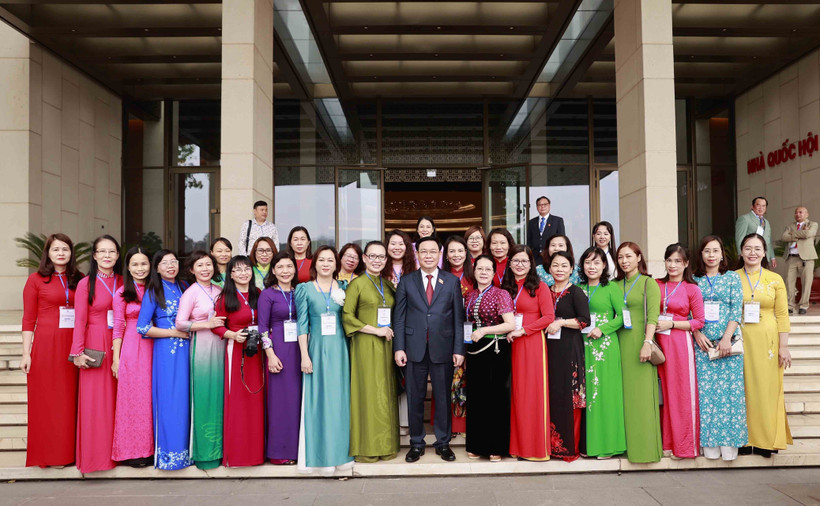 Chủ tịch Quốc hội Vương Đình Huệ: Nhà báo nữ Việt Nam luôn giữ “Tâm sáng, lòng trong, bút sắc”, là “những bông lau bằng thép"