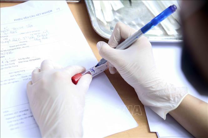 Dịch COVID-19: Thêm một ca tử vong có tiền sử viêm gan nhiễm độc
