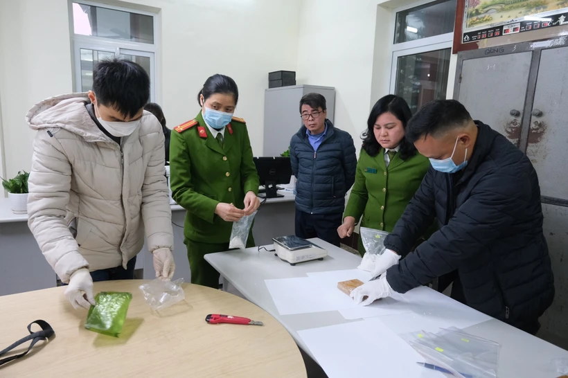 Công an tỉnh Cao Bằng bắt giữ 2 đối tượng mua bán trái phép heroin