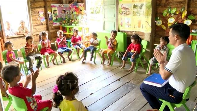 Chuyện về thầy giáo mầm non Nguyễn Văn Cường nơi rẻo cao biên giới