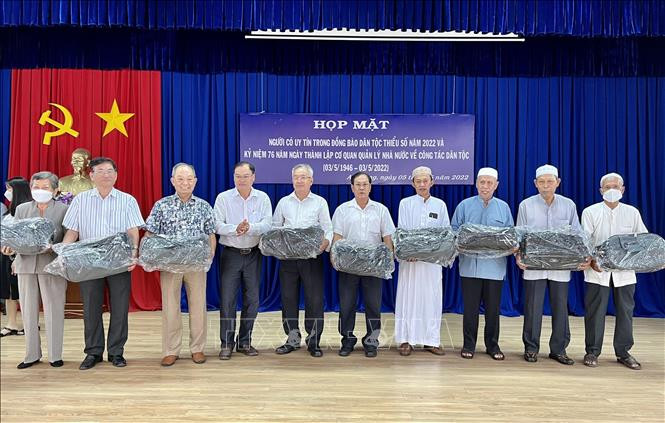  An Giang họp mặt người có uy tín trong đồng bào dân tộc thiểu số 