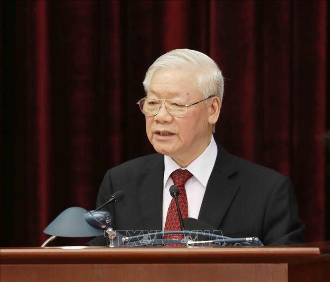 Chỉ thị của Bộ Chính trị về việc nghiên cứu, học tập, quán triệt, tuyên truyền và triển khai thực hiện Nghị quyết Đại hội đại biểu toàn quốc lần thứ XIII của Đảng