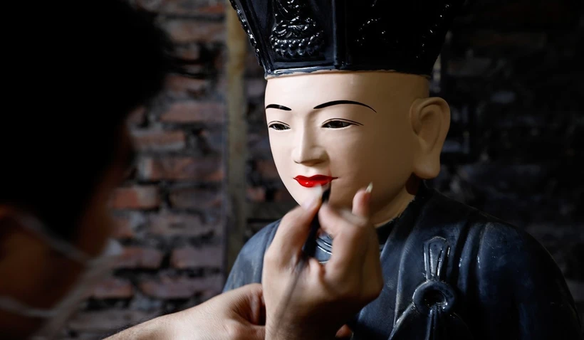 Làng nghề đồ thờ Sơn Đồng nhộn nhịp chuẩn bị hàng dịp Tết