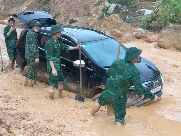 Điện Biên: Liên tiếp xảy ra sạt lở đất, đá, Quốc lộ 279 ách tắc cục bộ