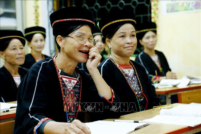 Giải cơn "khát chữ" trên vùng khó Hàm Yên