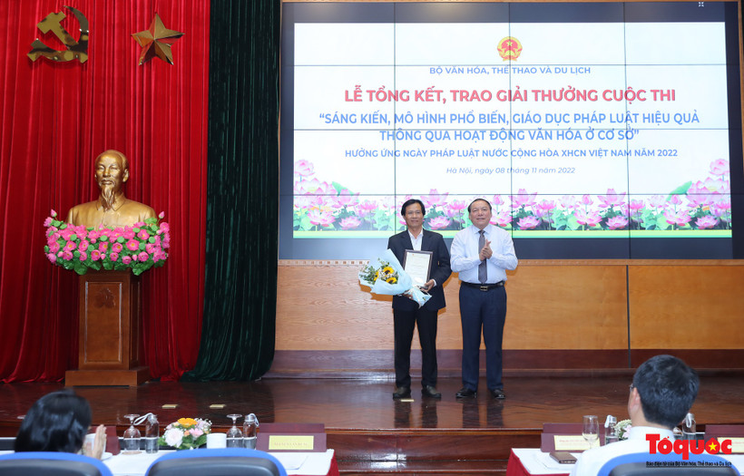 Mô hình về an toàn giao thông giành giải Nhất thi phổ biến pháp luật thông qua hoạt động văn hóa