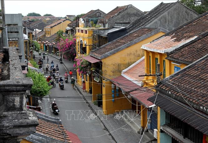 Người Việt Nam đi du lịch Việt Nam (Bài 1)