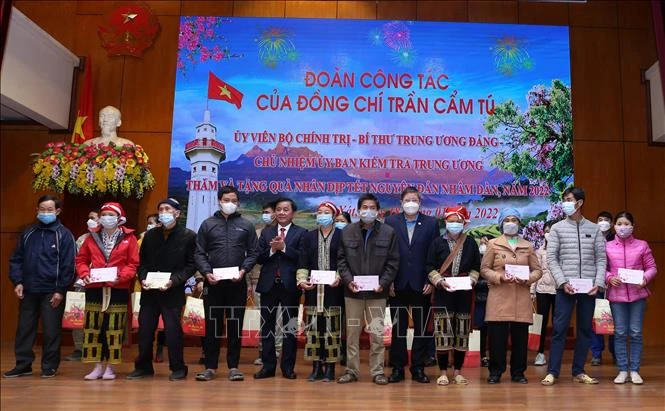 Chủ nhiệm Ủy ban Kiểm tra Trung ương Trần Cẩm Tú thăm, chúc Tết tại tỉnh Lào Cai