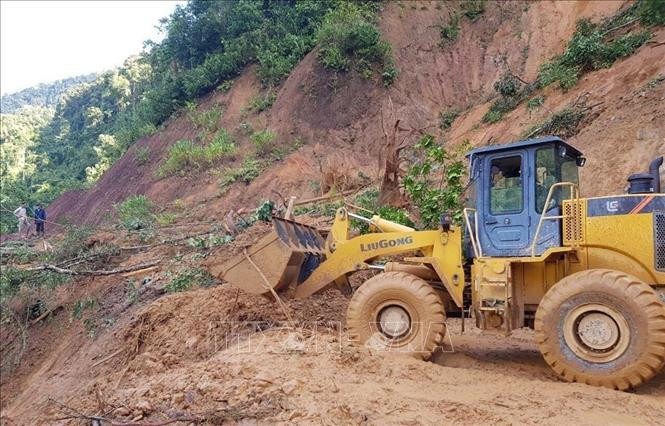 Vụ sạt lở tại Nam Trà My - Quảng Nam: Đã tìm thấy 16 thi thể nạn nhân, nỗ lực mở đường vào cứu hộ 43 người ở xã Trà Leng