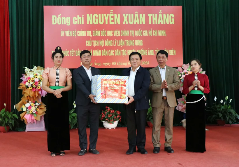 Ủy viên Bộ Chính trị Nguyễn Xuân Thắng thăm, làm việc tại tỉnh Điện Biên