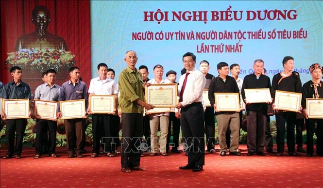 Tuyên Quang phát huy vai trò của người có uy tín và người dân tộc thiểu số