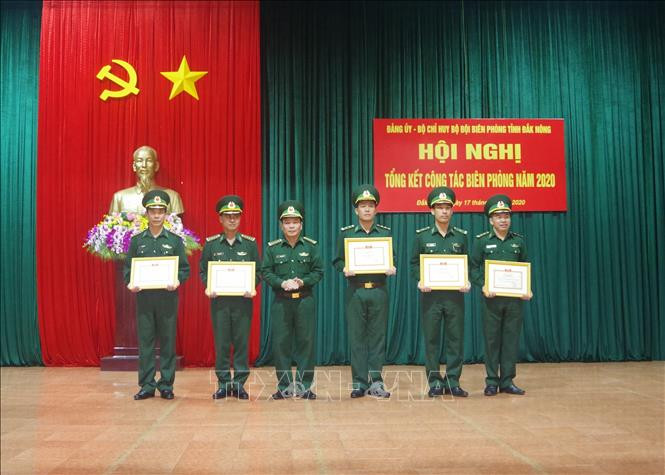 Bộ đội Biên phòng Đắk Nông thực hiện tốt nhiệm vụ vừa bảo vệ biên giới, vừa phòng chống dịch