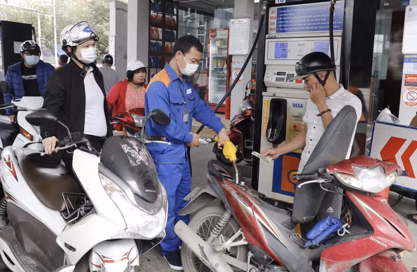 Giá xăng dầu đồng loạt tăng nhẹ