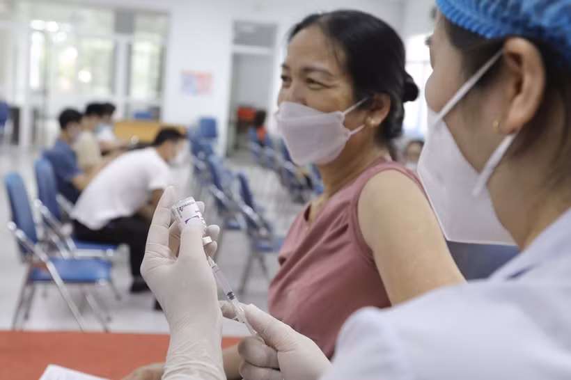 Dịch COVID-19: Ngày 9/5 thêm 2.122 ca mắc COVID-19 mới