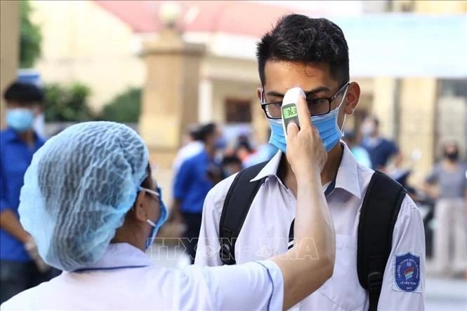 Năm học 2020-2021: Học sinh Hà Nội được phổ biến kiến thức phòng dịch COVID-19 trong tiết học đầu tiên
