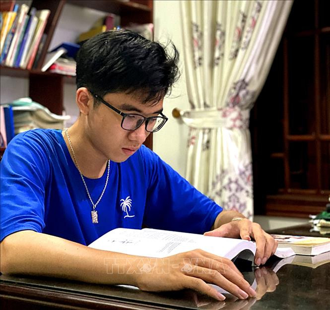 Chủ nhân Huy chương Vàng Olympic Sinh học Quốc tế 2020 và ước mơ làm bác sỹ
