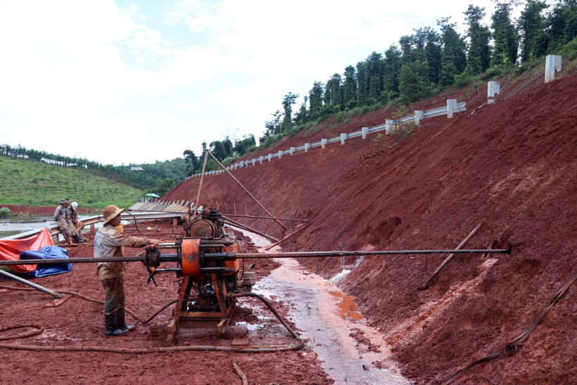 Cắt ngưỡng tràn, hạ thấp mực nước hồ Đắk N’ting, Đắk Nông