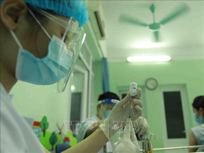 Giải đáp thắc mắc khi tiêm vaccine phòng COVID-19 mũi 2