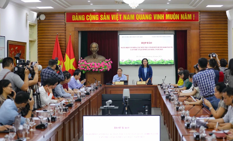 Giới thiệu, lan tỏa các giá trị văn hóa đặc sắc của đồng bào dân tộc có số dân dưới 10.000 người
