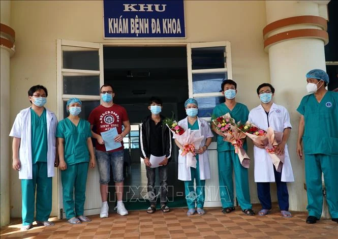 Dịch COVID-19: Hai bệnh nhân ở Quảng Ngãi được công bố khỏi bệnh