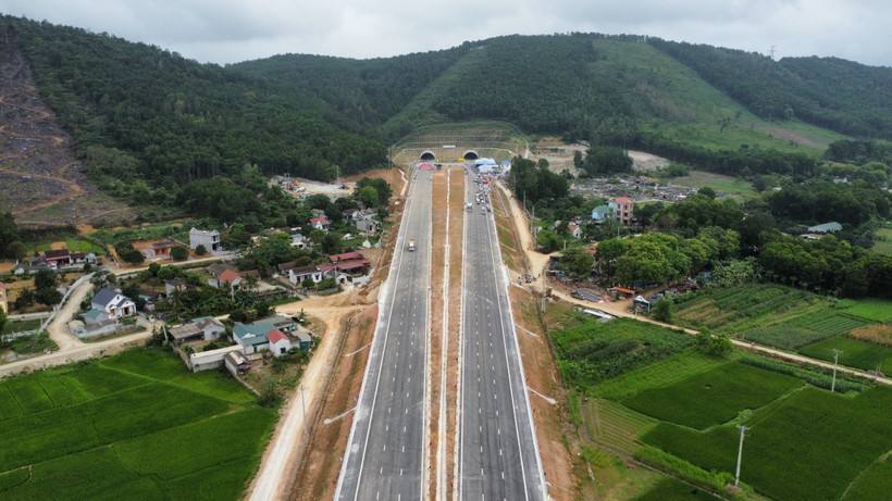 Siêu dự án đường bộ cao tốc Bắc – Nam phía Đông dần thành hình