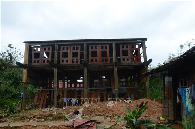 Sạt lở đất ở Hướng Hóa - Quảng Trị: Người Vân Kiều tiếc thương các chiến sĩ gặp nạn 
