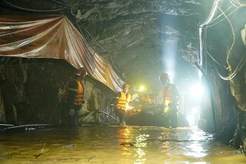 Điện Biên huy động tối đa cho việc tìm kiếm công nhân mắc kẹt trong hầm thủy điện