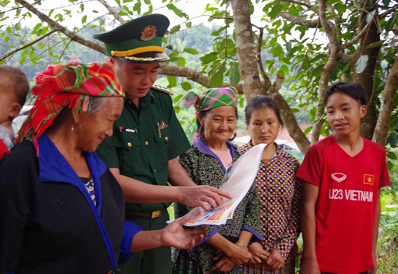 Nâng cao nhận thức cho người dân khu vực biên giới huyện Nậm Pồ về phòng, chống tội phạm và xuất, nhập cảnh trái phép
