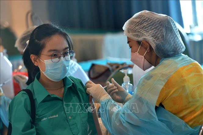 Người đã tiêm phòng COVID-19 đầy đủ ít có khả năng lây cho người khác nếu bị nhiễm, kể cả biến thể Delta