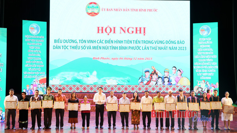 Bình Phước tôn vinh điển hình tiên tiến trong vùng đồng bào dân tộc thiểu số