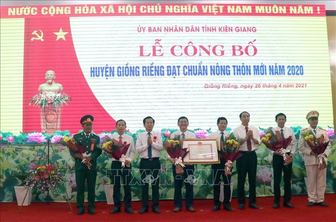 Huyện Giồng Riềng đạt chuẩn nông thôn mới