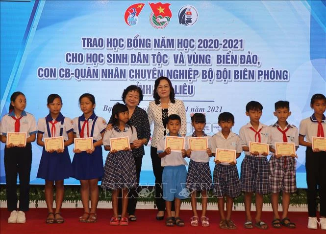 Hỗ trợ học sinh dân tộc thiểu số, con em ngư dân hoàn cảnh khó khăn ở Bạc Liêu