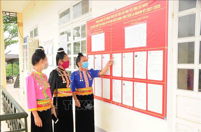 Việc bỏ phiếu được tiến hành liên tục