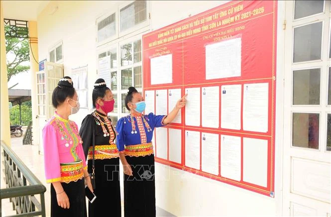 Việc bỏ phiếu được tiến hành liên tục