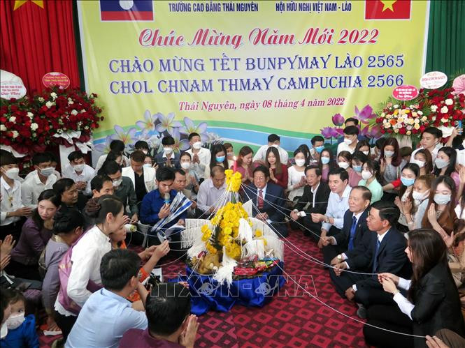 Thái Nguyên tổ chức cho lưu học sinh Lào, Campuchia vui Tết cổ truyền