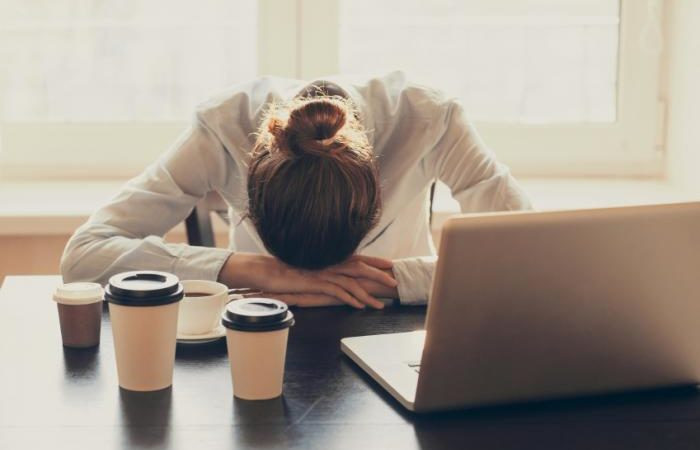 Mối liên hệ giữa thói quen ngủ ít và nguy cơ bệnh COVID-19 tiến triển nặng