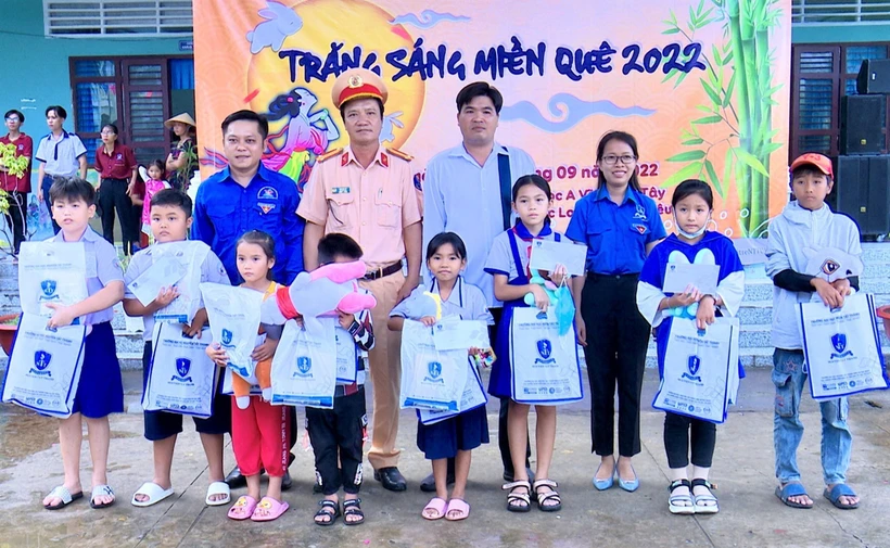 Mang niềm vui đến trẻ em nghèo có hoàn cảnh khó khăn tại Bạc Liêu