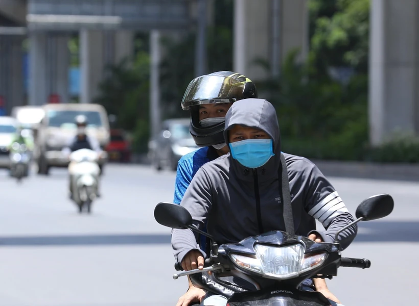 Chỉ số nóng bức tại Hà Nội và Hà Tĩnh đạt mức nguy hiểm