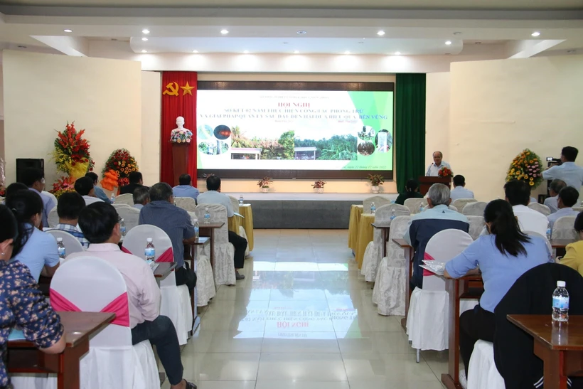 Bến Tre ưu tiên biện pháp sinh học trong phòng trừ sâu đầu đen hại dừa